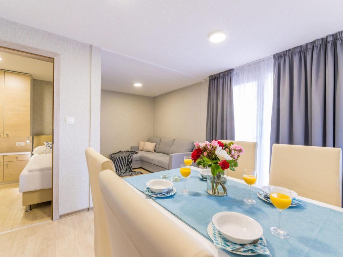 Seaside Mobile By Interhome